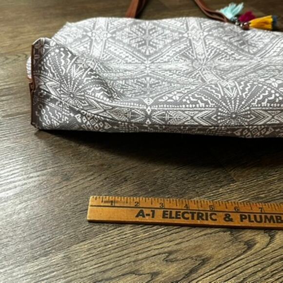 THE SAK Hasley Happy & Free Gray Shadow Tote Purse Batik Boho - Picture 10 of 16